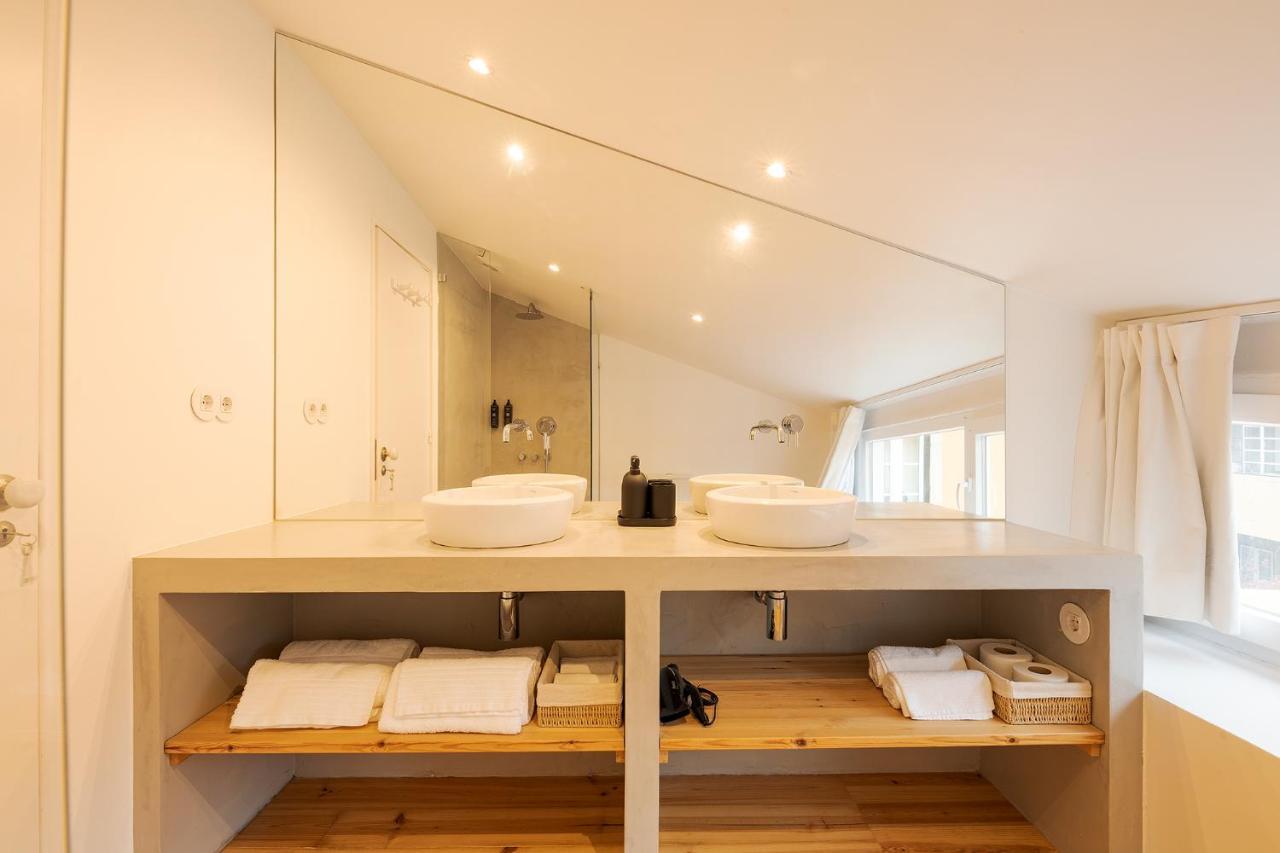 The Yellow House Spacious Duplex In Prazeres District Lisboa Exterior foto